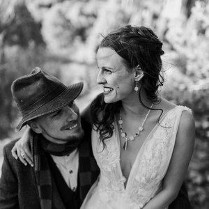 Meet your Posher, Cara